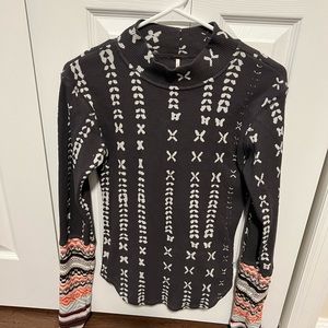 Free people long sleeve, excellent condition.